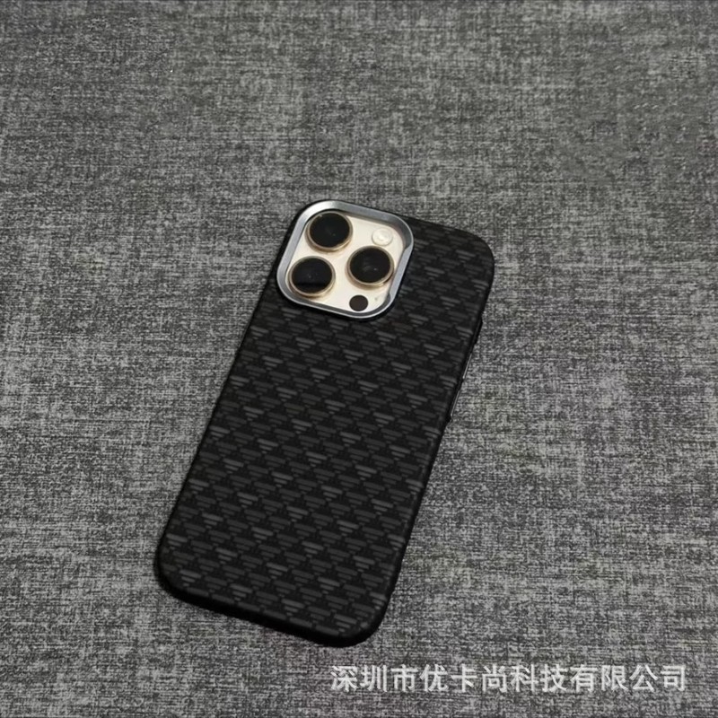 iPhone17promax用ケース ケブラーパターン マグネット式 Apple17 メタルレンズ PC保護ケース16|undefined