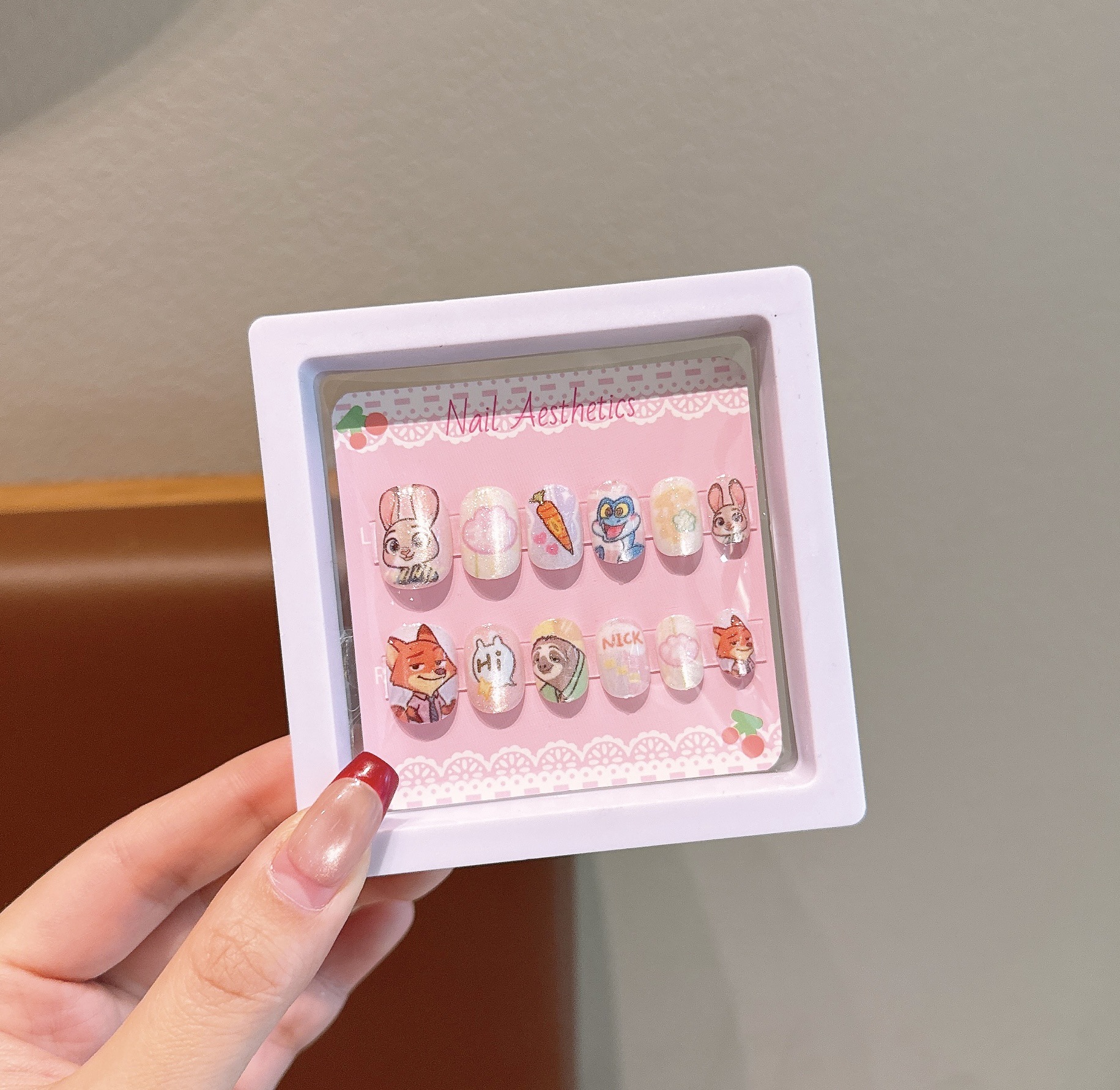 Uñas postizas removibles para niñas, en caja, con diseños de dibujos animados, pegatinas de uñas exquisitas, piezas de uñas.