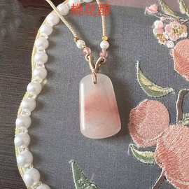 新疆金丝玉无事牌桃花酿吊坠面包牌直播福款玉石挂件