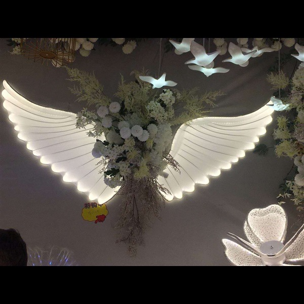 Arte de tela de hierro alas de ángel luminosas luces de guía de boda centro comercial auditorio de bodas diseño de fondo accesorios luces decorativas