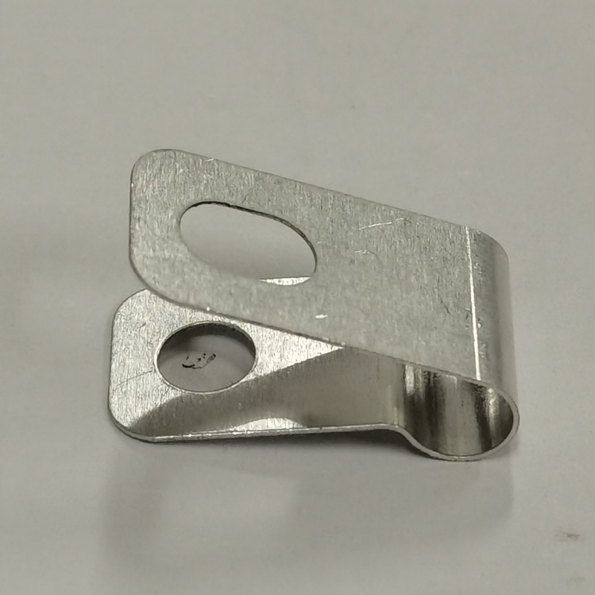 五金冲压厂家电器管夹R型线扣电线电缆固定夹理线扣喉箍夹线配卡