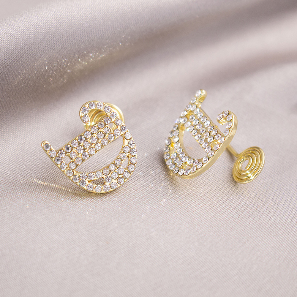 Lujo ligero, incienso pequeño, placa de incienso para mosquitos, pinzas para las orejas, pendientes de nicho para mujeres sin orejas perforadas, pendientes simples, compactas y versátiles de Yiwu al por mayor