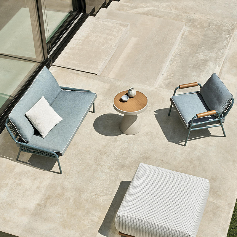 Sofá de exterior para patio, mesa de centro para terraza de villa o jardín, muebles de resort de alta gama, impermeables y resistentes al sol.
