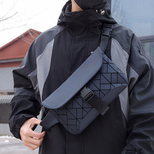 高阶感男士斜挎包小众轻奢时尚情侣休闲背包潮牌新款男大学生胸包