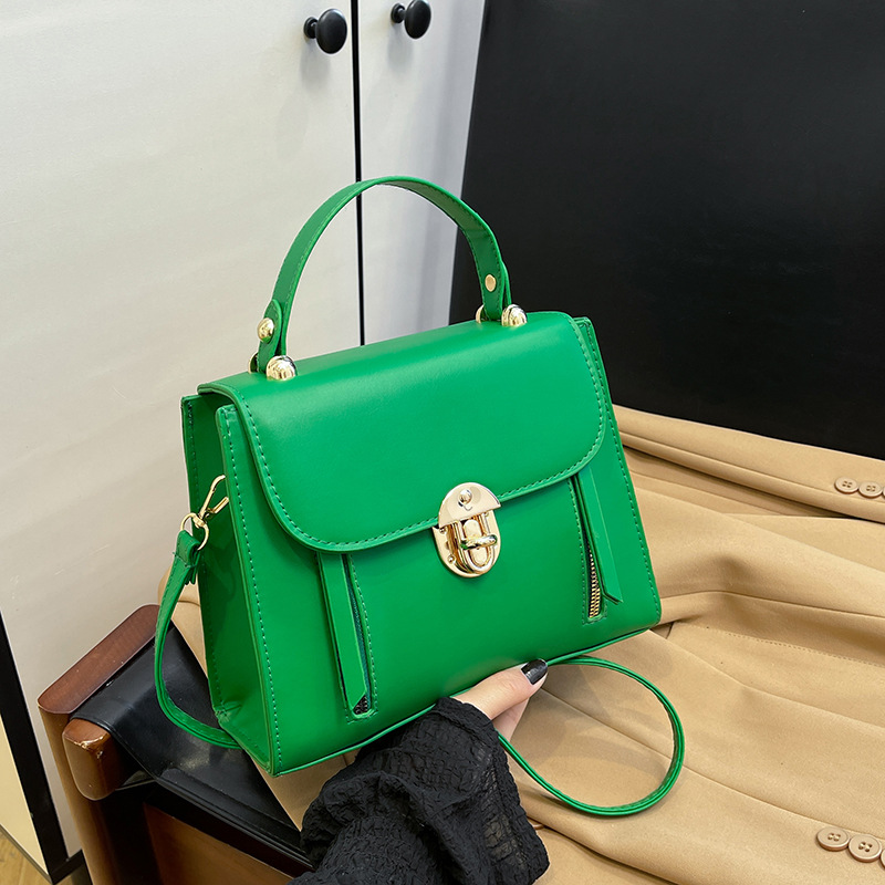 Moda, atmósfera, bolso de hombro simple, primavera 2025, nuevo estilo, bolso de mensajero para mujer, bolso cuadrado con cerradura de personalidad retro, marea