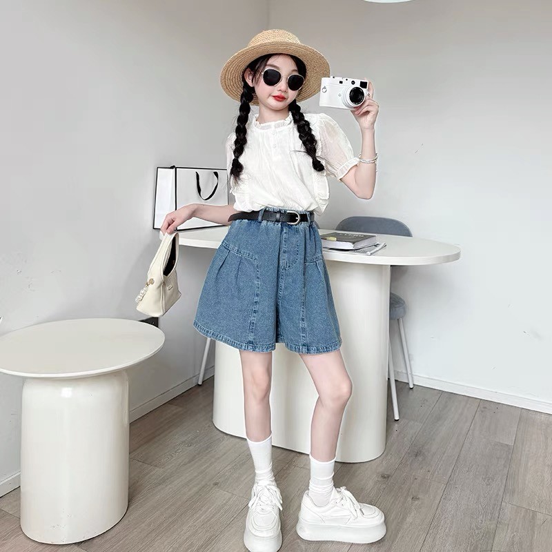 Conjunto de menina com blusa de gola boneca e saia jeans_voghion.com