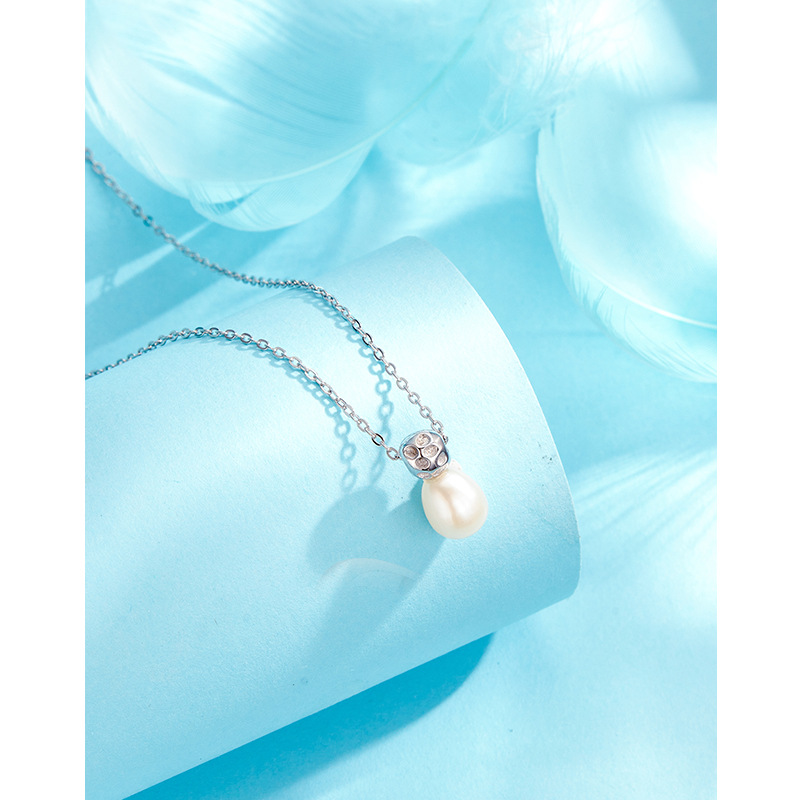 S925 plata esterlina barroco collar de perlas de agua dulce de las mujeres elegante collar de luz de lujo nicho diseño de alto grado Cadena de clavícula