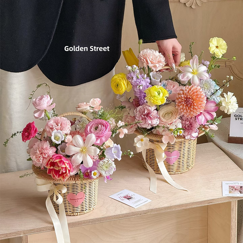 Cesta de flores tejida con forma de sombrero, ramo de flores frescas, cesta de mano, regalo creativo hecho a mano para días festivos, materiales de arte floral DIY.