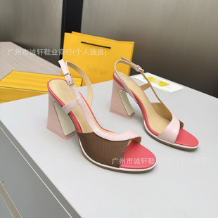 ���Q�߰�F��ײɫ�����Q�ָ���Ь2026�紺ƴ��¶ֺ��O���߸���Ь