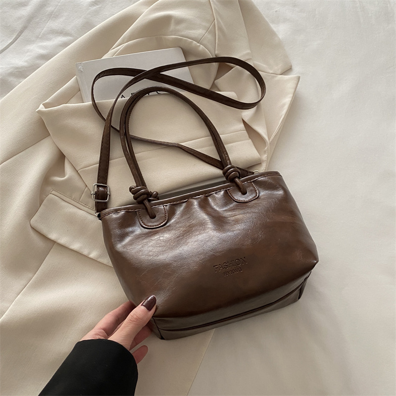 Marrón sin colgante