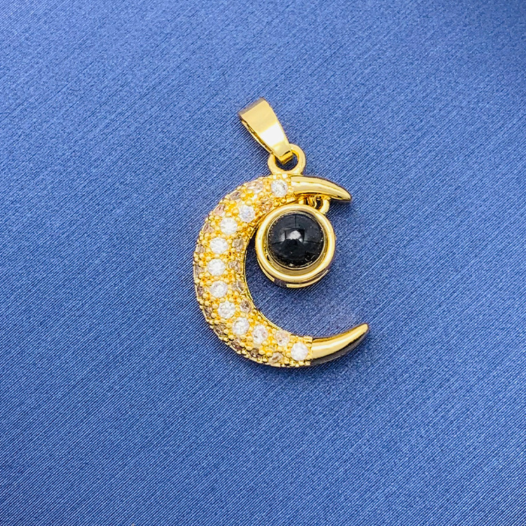 百種類のペンダントは心のままにファッションの経典を配合します。カップルの美しいペンダントは親友のアクセサリーを送ります。