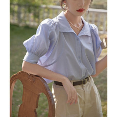 夏のフランス風の雰囲気の泡袖のシフォンのシャツの女性の港の味のレトロな半袖のシャツはゆったりしていて痩せています。