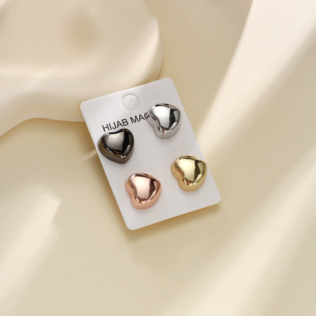 Hui cubre el pañuelo sin costuras magnético hebilla fija collar clip anti-exposición bufanda de seda accesorios en forma de corazón hebilla fuerte transfronteriza