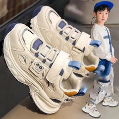 男の子の靴 2025 春と秋の新作中大型子供ストリートカジュアルランニングスポーツシューズ子供ソフトソールお父さん靴