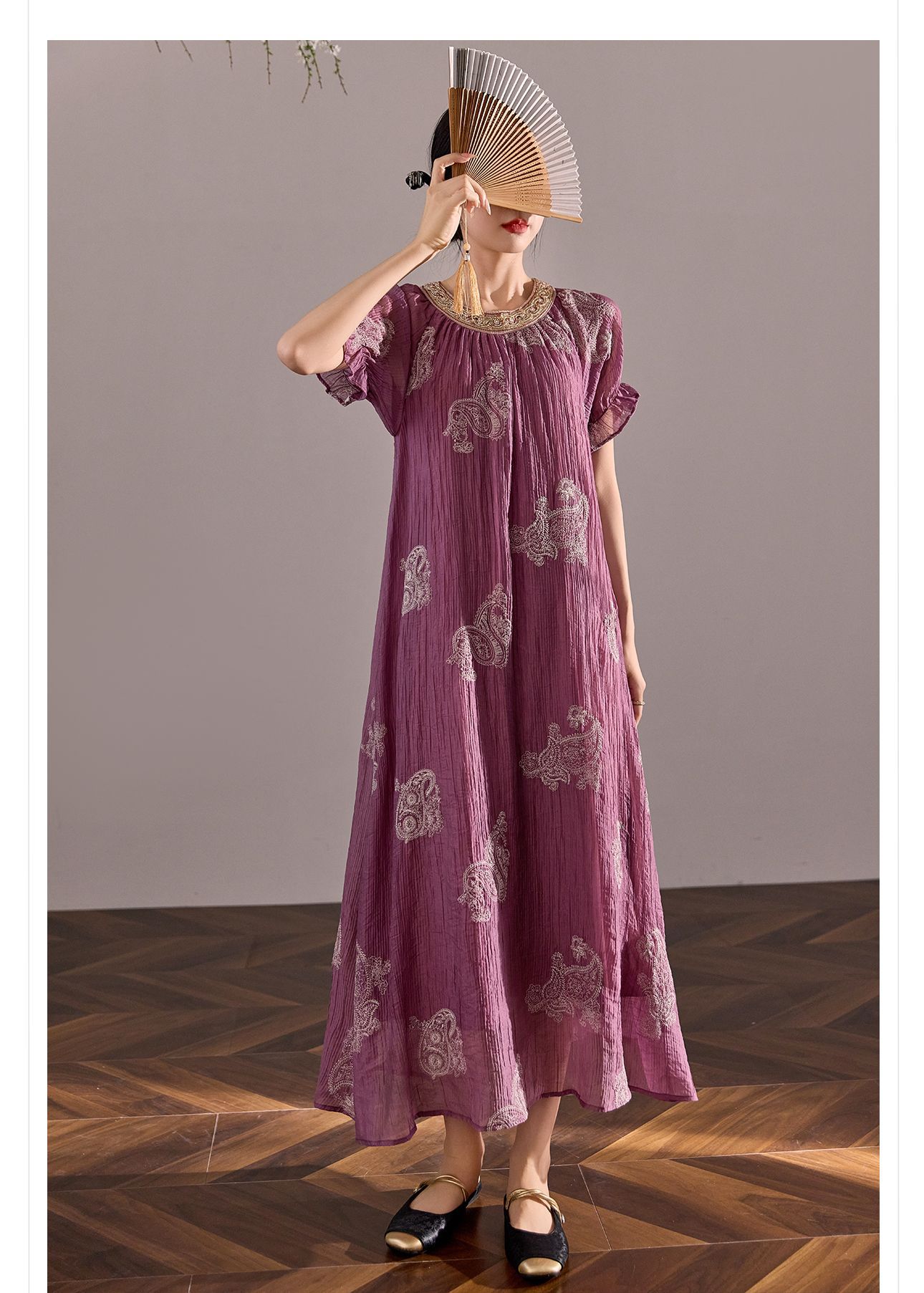 Đầm maxi nữ thêu họa tiết Chinoiserie cao cấp phong cách mới — Tím chi tiết 11