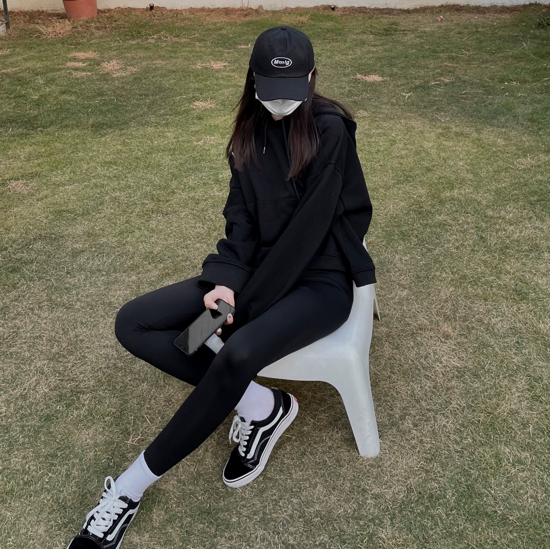Thin leggings, black trousers, shark, tight