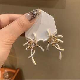 新款镶钻耳环女925银轻奢高级感不对称耳钉金色秋冬耳饰设计小众