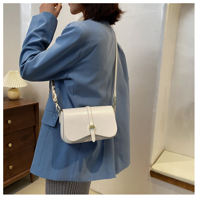 Korean Fashion One Shoulder Messenger Bag display picture 12
