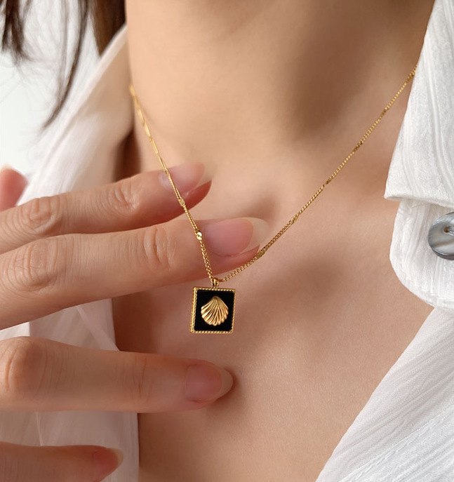 Wedding, Travel Occasion Titanium Steel Material Acrylic Black Small Square Shell Titanium Steel Necklace Wholesale Nihaojewelry