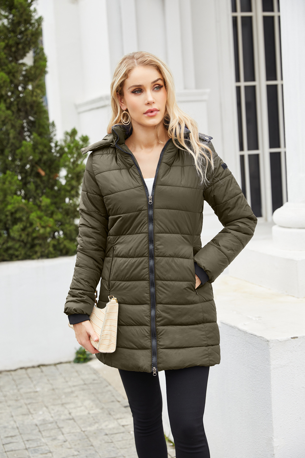 Abrigo de invierno para mujer con capucha extraíble parka impermeable_voghion.com