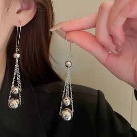 项链;耳钉;耳环