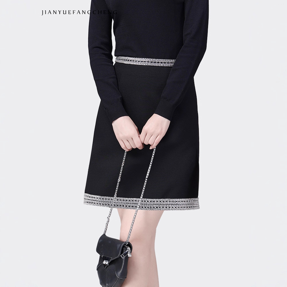 可2025秋装百搭小香风半身裙女短袖黑色显瘦a字裙打底裙半裙