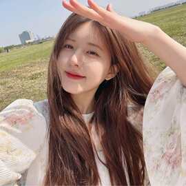 明星同款赵露思小清新碎花百褶灯龙袖连衣裙