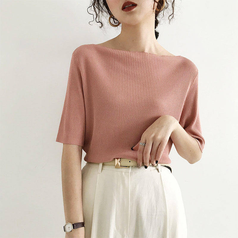 칼라가있는 핑크