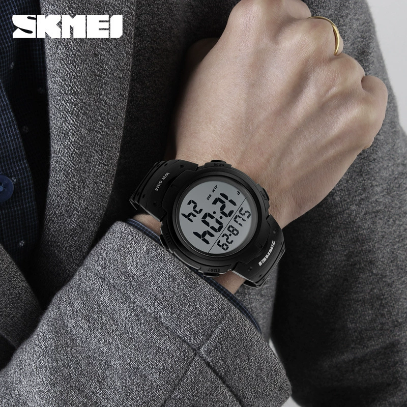 Universal waterproof electronic fashionable travel men's watch