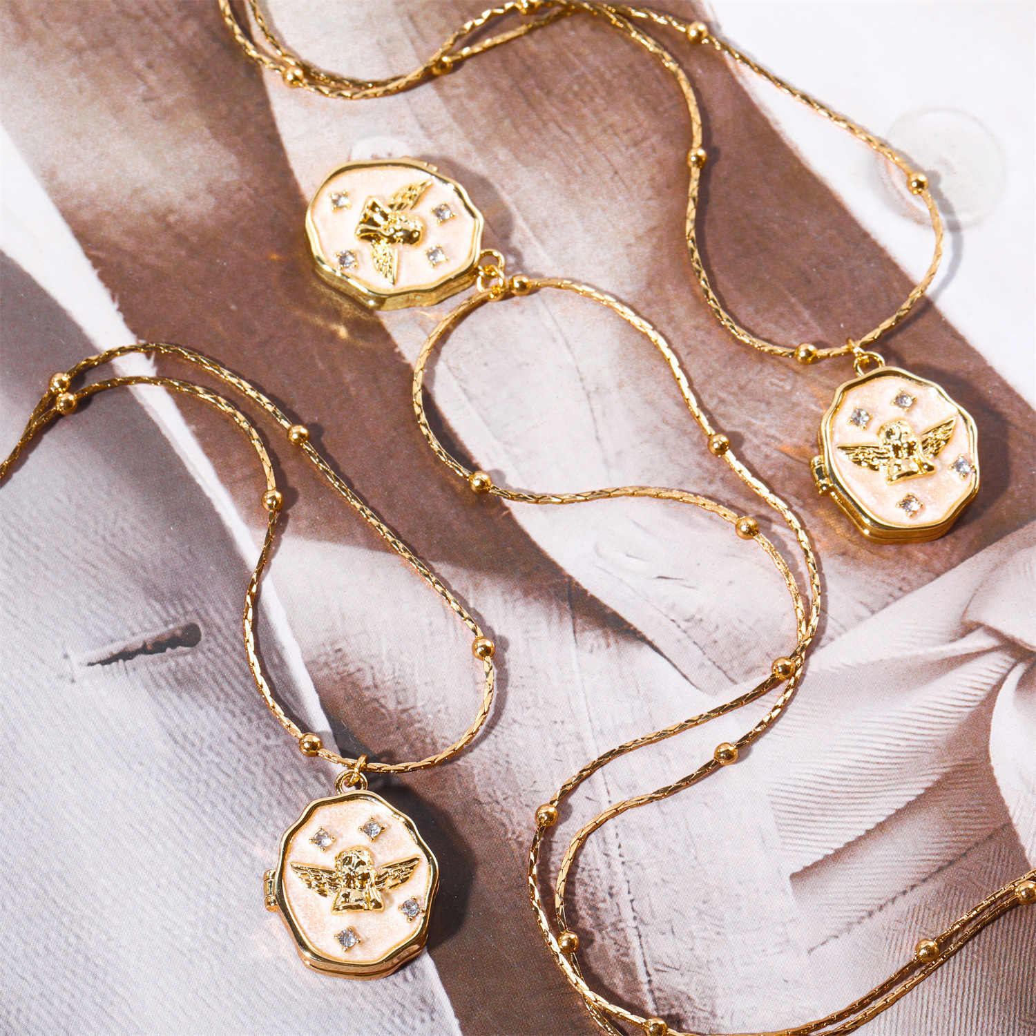 10g Weight 0.03µm Gold Plating Thickness Copper Retro Enamel Cartoon Character Pendant Necklace