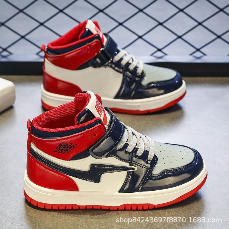 Zapatillas de deporte de moda para niños y niñas zapatos 2024 nueva primavera y otoño zapatos casuales transpirables de fondo suave zapatos de tablero superior alto para bebés