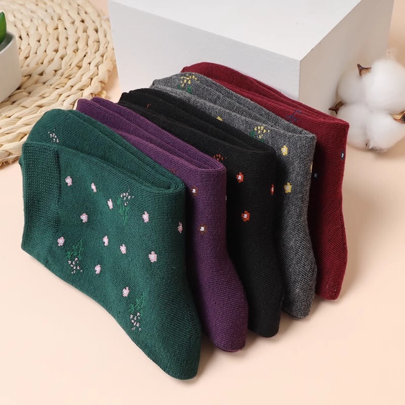 Spring and Summer Breathable Socks for Middle-Aged and Elderly Women, Starry Mid-Calf Socks, Loose-Mouthed Casual Socks for the Elderly, Trendy and Fashionable Polka Dots Spring and Summer Breathable Socks for Middle-Aged and Elderly Women, Starry Mid-Calf Socks, Loose-Mouthed Casual Socks for the Elderly, Trendy and Fashionable Polka Dots