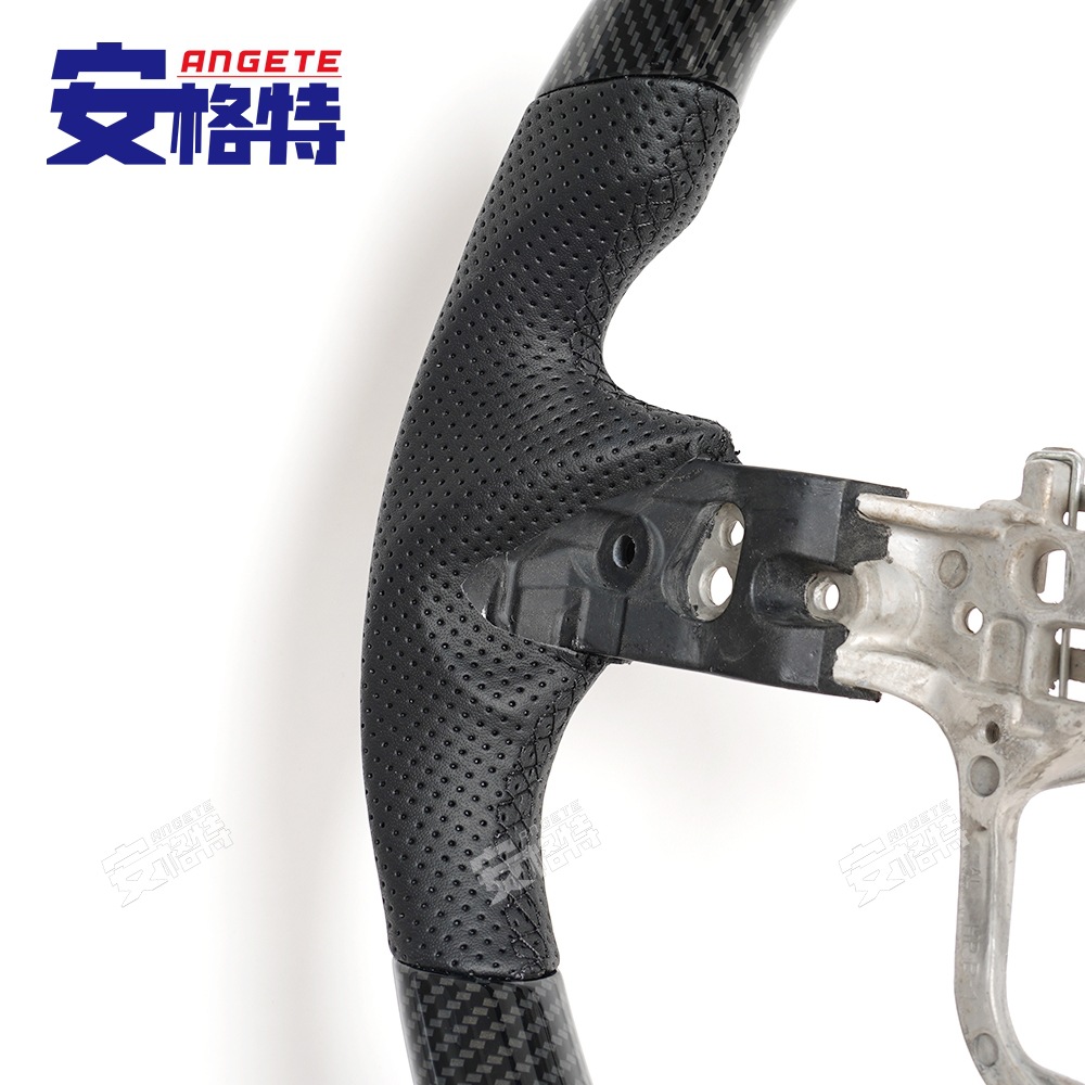 Suitable for Toyota NoahVoxy90 Innova ZENIX imitation carbon fiber car steering wheel modification