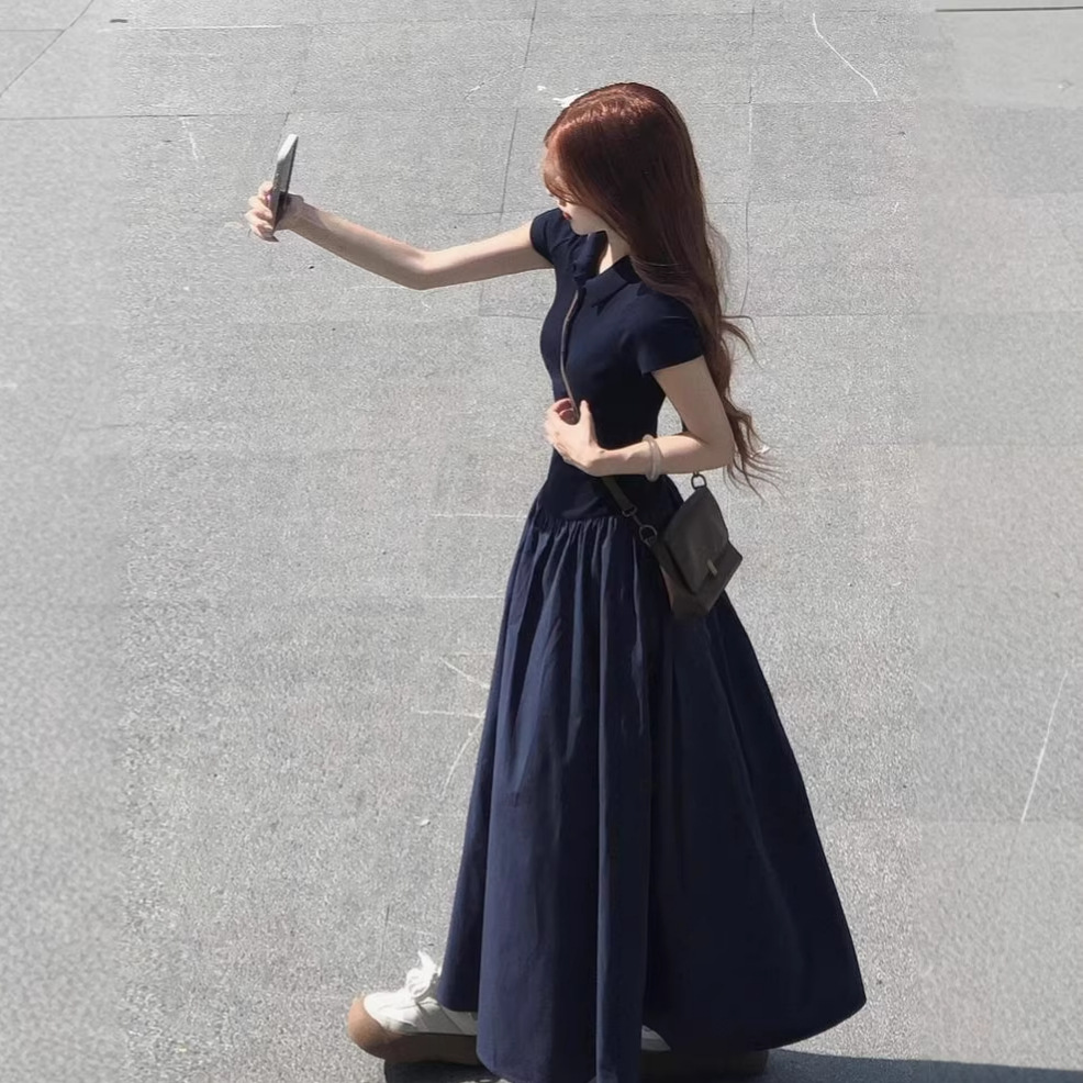 New College-Style Polo Collar Waist-Cinching Dress, Summer New Model, Beautiful, Relaxed, Versatile, and Long Skirt with a Wide Hem