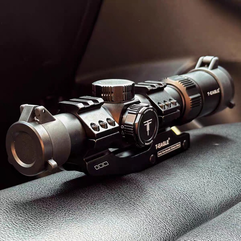 Optik nişangah 8x böyütməli qırmızı nöqtəli