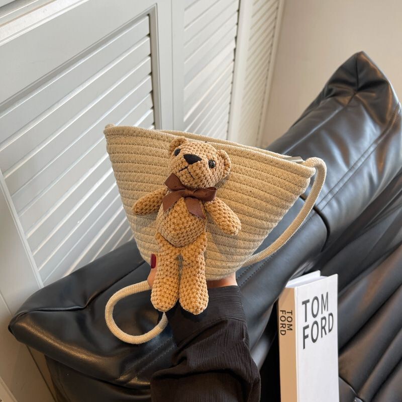 2025 spring explosions girl cute messenger bag bear bag Joker casual factory direct large quantity discount