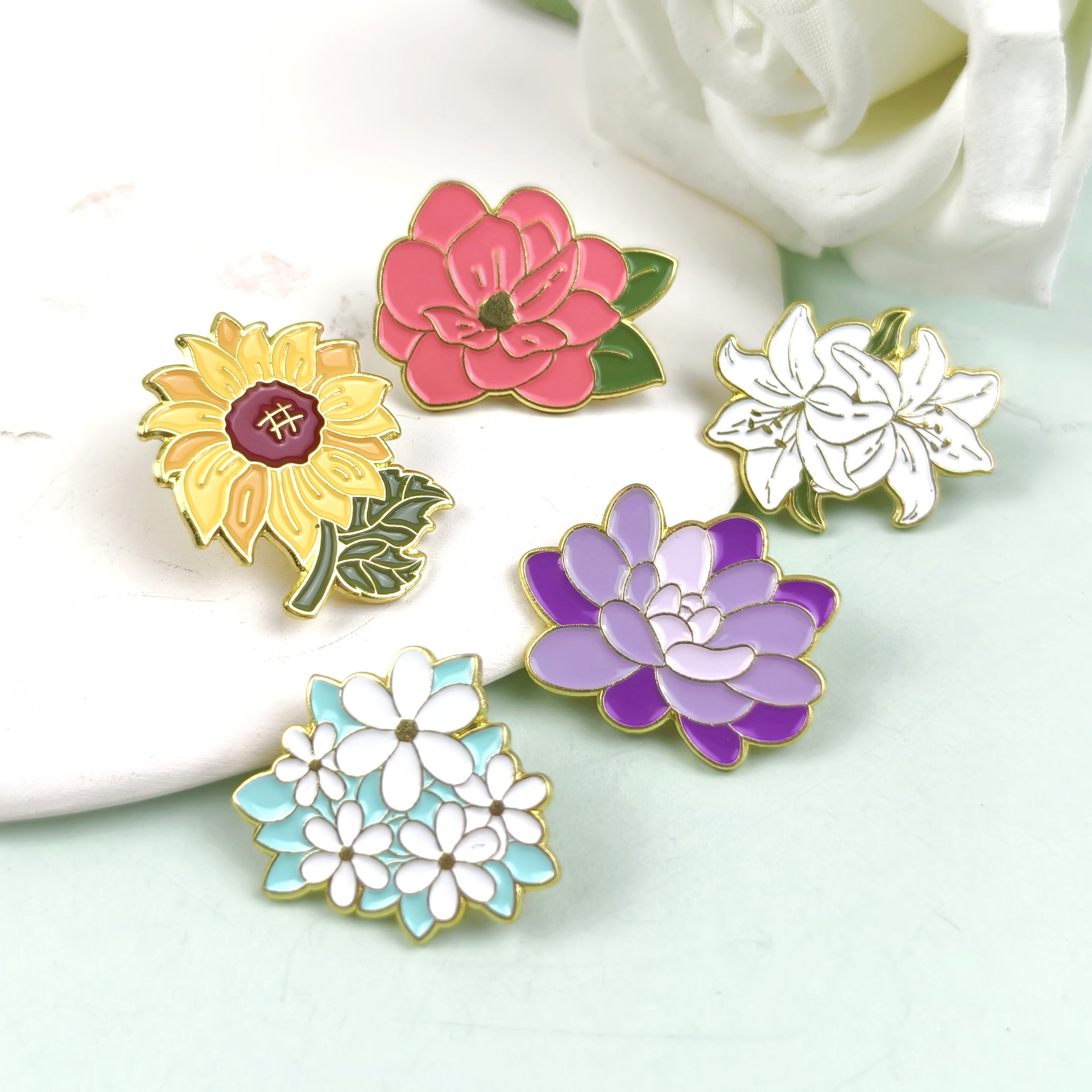 Broche de flor de planta creativa pequeño vestido de niña fresca insignia accesorios vestido personalizado broche de metal