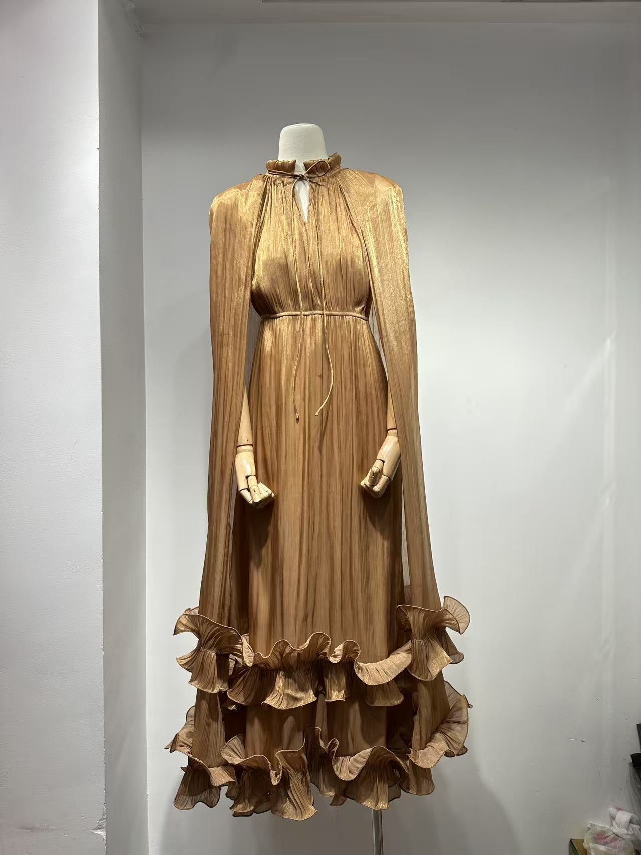 Australian-Inspired V-Neck Cape Flounce Maxi Dress – Double-Layer Hem Elegant Evening Gown (S-XL, Boho Bell Sleeves, High-Waist Palazzo Style)_ecoleips.com