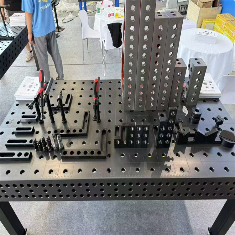 铸铁平板28孔三维柔性焊接平台工装夹具定位角尺机器人焊接工作台