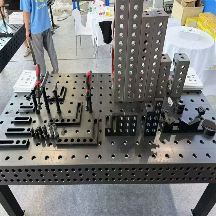 铸铁平板28孔三维柔性焊接平台工装夹具定位角尺机器人焊接工作台