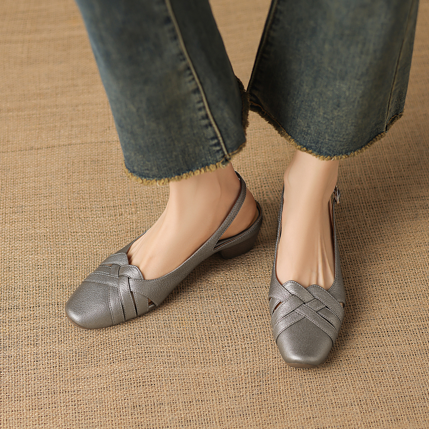 Sandal nữ mũi nhọn quai dệt gót thô 3.5 cm da cừu — Champagne màu