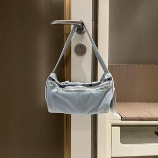 �n��С��M Kim 24��ţ��ˮϴ���fҸ�°�Ů�� �����߼��г��ֱ؂�