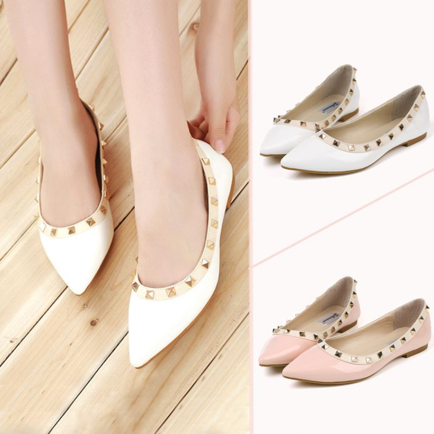 European and American Rivet Anti-Wolf Shoes Street Shot Star Flat Shoes Pointed Shoes 2018 Foreign Trade Flat Heel Women's Shoes