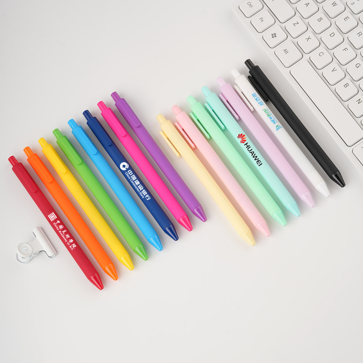 Bolígrafos de tinta de gel de alta calidad y colores vibrantes con impresión de logotipo personalizable, bolígrafos promocionales, bolígrafos retráctiles, bolígrafos para firmas, artículos de papelería para estudiantes. image 2