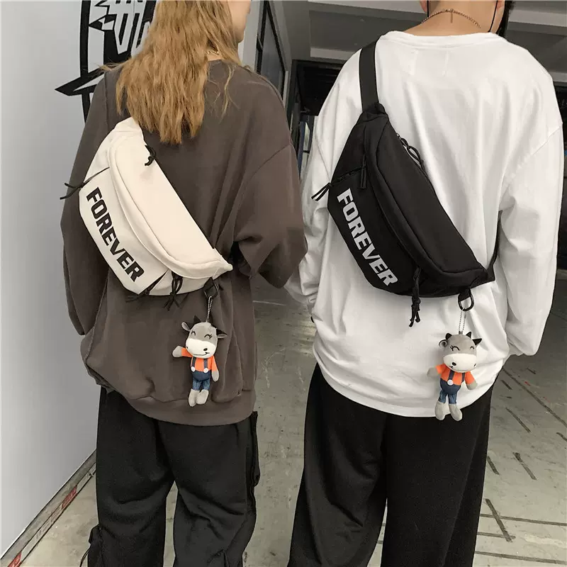 新款字母男士胸包潮酷机车包大容量女士休闲简约斜挎包学生腰包