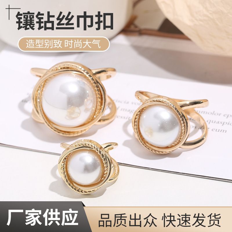 Abrigo de perlas dulces huecas cruzadas abrochado Chal de cristal abrochado venta caliente transfronteriza bufanda coreana abrochada moda creativa