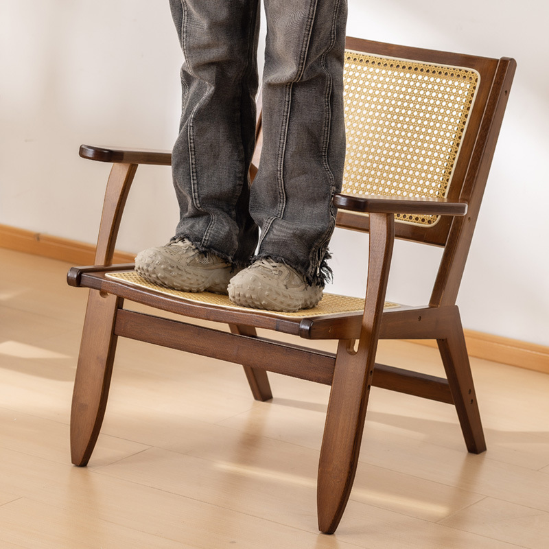 Silla de sofá individual de ratán, sala de estar, silla perezosa, balcón, silla de ocio simple, diseño de madera maciza, silla de casa de familia