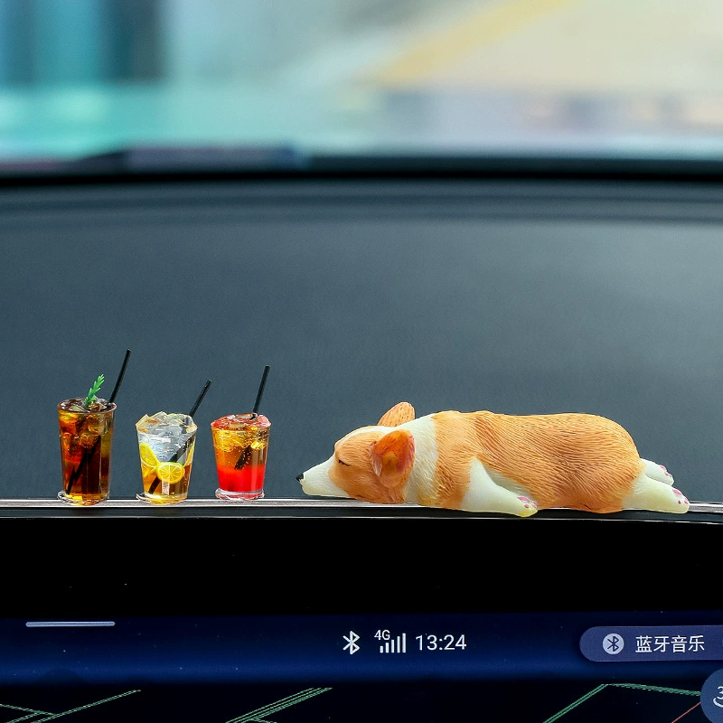 Новые креативные автомобильные украшения 2025 года: мультяшные куклы, лежащие фигурки животных для декора салона автомобиля