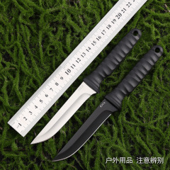 アウトドアでは、ナイフの切れ味が高く、硬度の高い戦術的な防身刀キャンプでは、小さなストレートナイフを多く使うことができます。