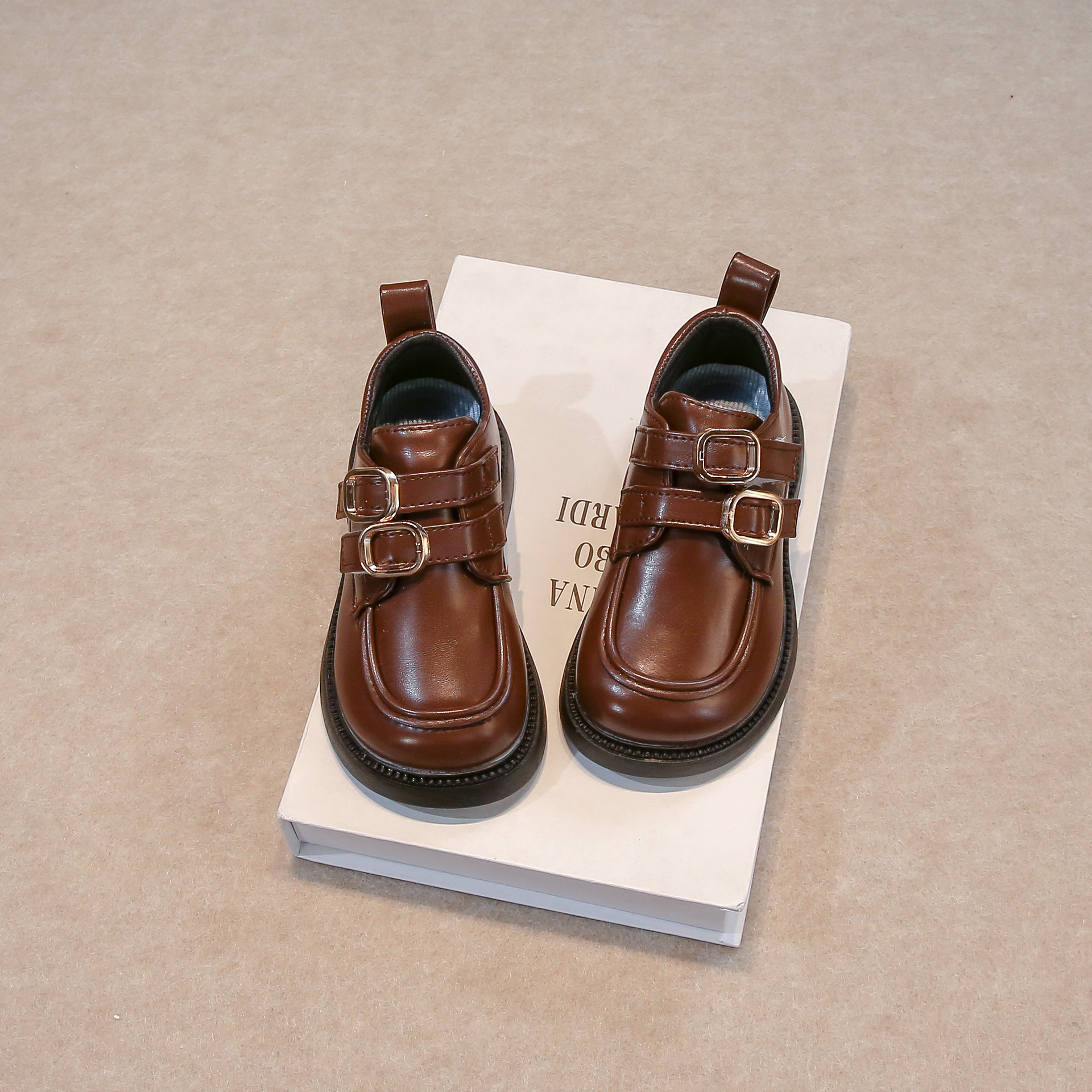 Zapatos de cuero estilo princesa para niñas, nueva colección primavera-otoño 2026, mocasines elegantes estilo británico para estudiantes, zapatos de moda.